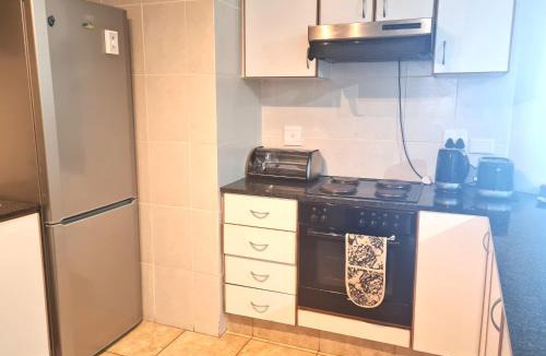 Margate Beach Apartment | Santorini 105A