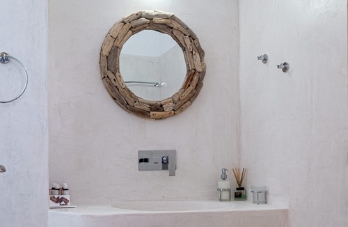 Kamari Hotel | Santorini Crystal Blue