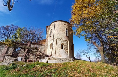 Vicoforte Apartment | Santostefano Suite 600. relaxation in a former Cistercian monastery from the year 1000