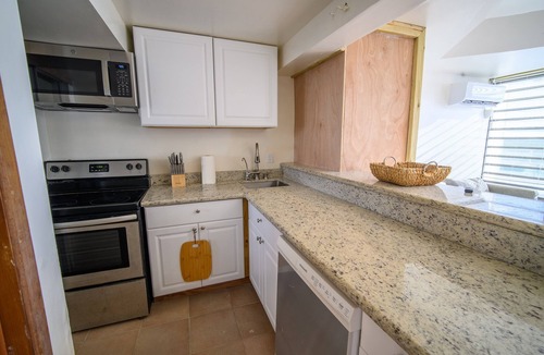 Estate South Grapetree Bay Apartment | Sapala 2 - Oceanfront Poolside Apt w/Shared Pool
