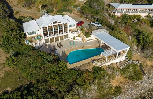 Estate South Grapetree Bay Apartment | Sapala 2 - Oceanfront Poolside Apt w/Shared Pool