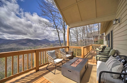 Sapphire House | Sapphire 5BR Luxe: 5 Private Baths, Mtn Views