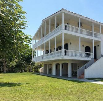Nea Mesagkala Apartment | Sapphire Apartment , Beachfront Family Apartment for 4 with Private Garden, 1-Minute Walk to the Beach