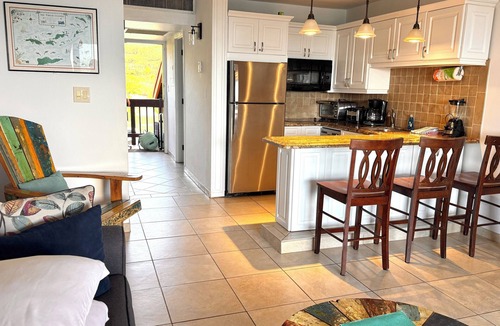 Red Hook Condo | Sapphire Outlook Villa : Beachfront 2-story Top Floor Villa on Sapphire Beach