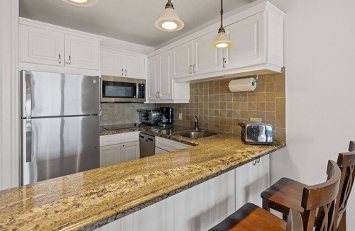 Red Hook Condo | Sapphire Outlook Villa : Beachfront 2-story Top Floor Villa on Sapphire Beach