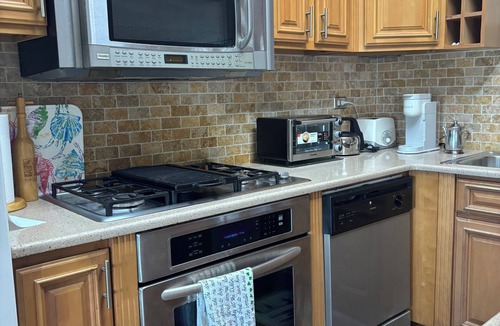 Paradise View Apartment | Sapphire Shores -Serene Ocean-View 1 BDR Retreat walkable to Dickenson Bay