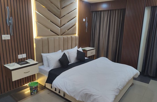 Peshawar Hotel | Sapphire Stays Peshawar