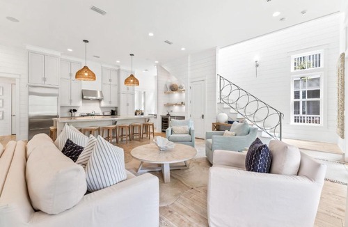 Watercolor House | Sapphire Sunset- 6BR 6,5BTH & 6 Seater Golf Cart in the Lake District of WaterColor home
