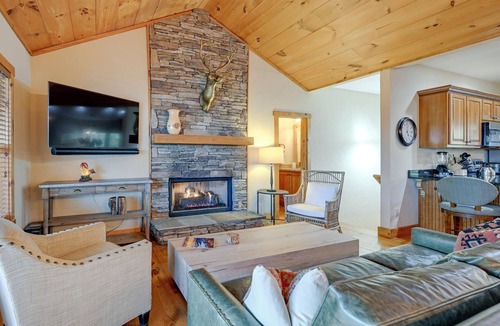 Deer Run Cabin | Sapphire Valley Resort Cabin w/Fireplaces + Grill