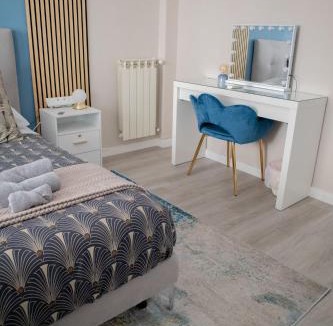 Tuscolano Apartment | Sara's Home - Modern Apartment Near Metro, Perfect for Families and Groups in Rome