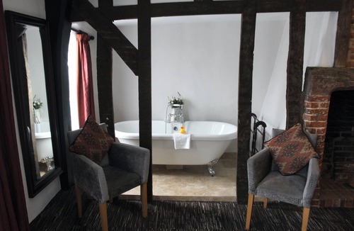Dunmow Hotel | Saracens Head Hotel