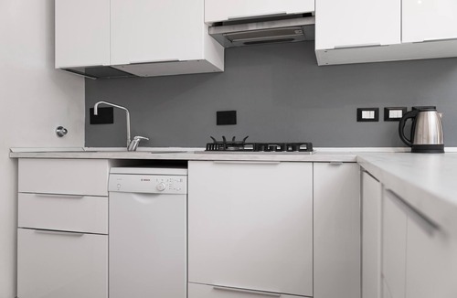 Saragozza-Porto Hostel | Saragozza Apartment 4: Bright and central flat