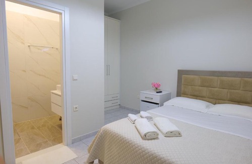 Lukove Cabin | Saranda Landscape