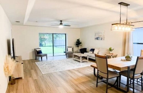 Fruitville House | Sarasota Retreat near Siesta Key Beach