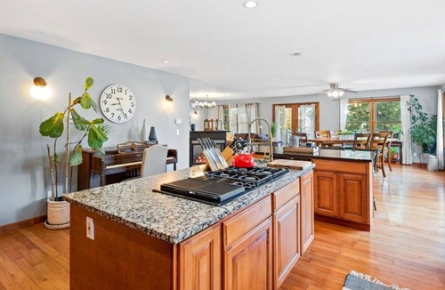 Saratoga Springs House | Saratoga Lake House with Sensational Views