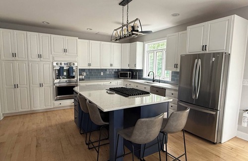 Saratoga Springs House | Saratoga Lake Estate | Beach | Sleeps 20