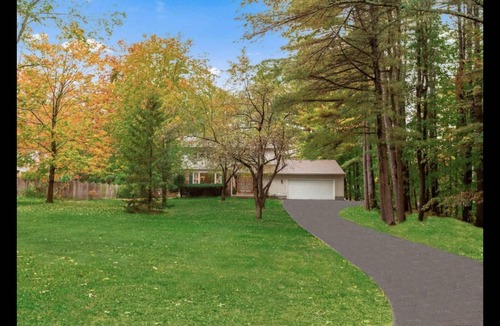 Saratoga Springs House | Saratoga Links track rental 4 bed 2.5 bath. Sleeps 8!