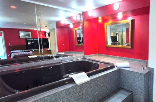 Ashburn Hotel | Saratoga Motel By Capital O Near Midway Airport Chicago IL
