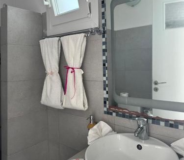 Kimolos House | Sardis Rooms