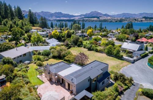 Wanaka House | Sargood Splendour - Wanaka Holiday Home