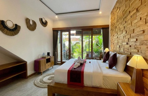 Kemenuh Hotel | Sari Murni