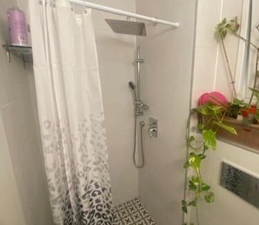 Yehud Apartment | Sarin room