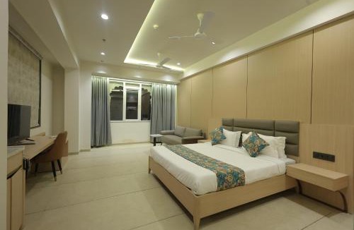 Valsad Hotel | Sarju Palace