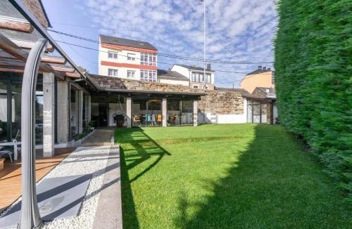 Lugo House | Sashas House
