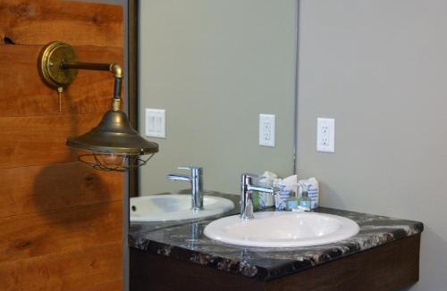 Harrison Mills Hotel | Sasquatch Inn