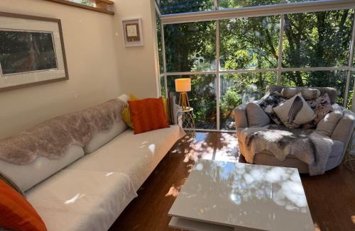 Sassafras House | Sassafras Treehouse Private home in the Dandenong Ranges, Victoria