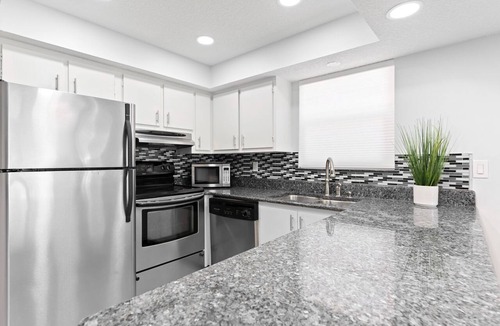 Satellite Beach Condo | Satellite Beach Split-Level Condo with Direct Oceanfront Views & Heated Pool! 🏖️