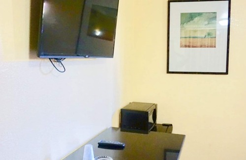 Los Angeles Hotel | Satellite Motel