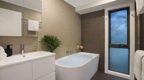 Bundanoon House | Satinwood