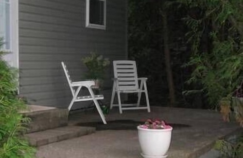 Sauble Beach Cottage | Sauble Beach Cottage For Rent - Ontario, Canada Newly renovated in 2023.