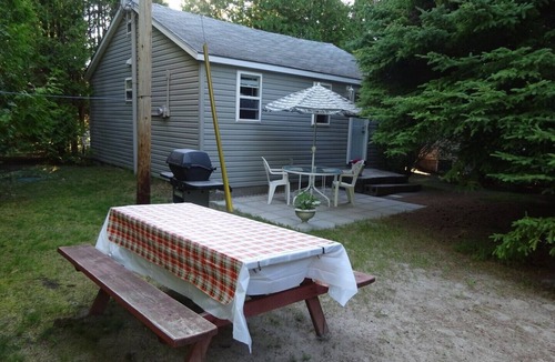 Sauble Beach Cottage | Sauble Beach Cottage For Rent - Ontario, Canada Newly renovated in 2023.