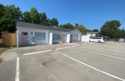 Sauble Beach House | Sauble Beach Flat1 - BOOK FOR MAY OR JUNE AND GET A SIGNIFICANT DISCOUNT!