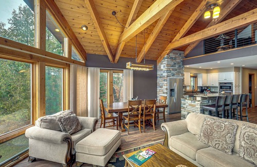 Stambaugh Cottage | Sauna & Pool Table: Family Home on Lake Chicagon