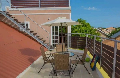 Greater Portmore House | Savan Suite