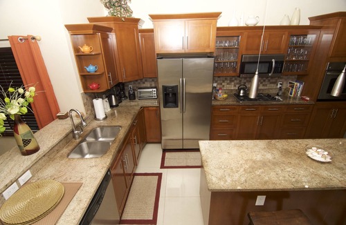 Savannah House | Savhaven - 4 Bed, 4 Bath with Pool, Sleeps 8 (2 minutes away from Spotts Beach)