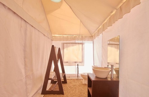 Kanoi Other | Savi Camps