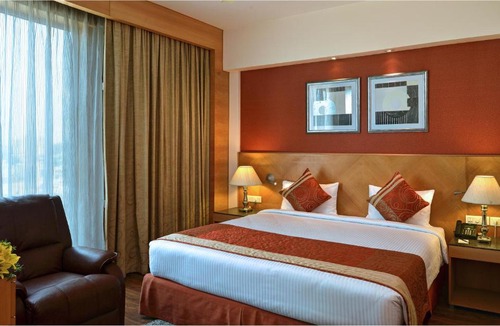 IMT Manesar Hotel | Savoy Suites Manesar