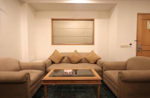 Sector 16 Hotel | Savoy Suites Noida