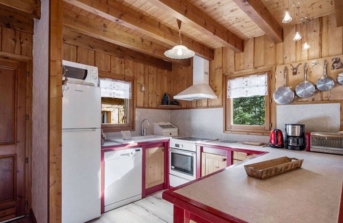 La Perriere Ski Chalet | Savoyard chalet near slopes, 13 guests, Parking, Wifi
