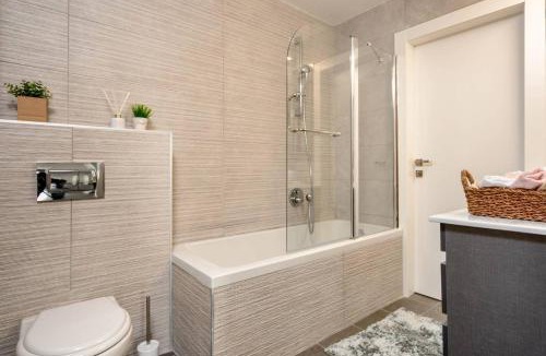 Jerusalem House | Savyoney Ramat Sharet By Isrentals- 3 Bedrooms