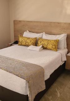 Jwaneng House | Sawa Sawa Lodge