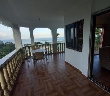 Mahe Island Apartment | Sawa self catering
