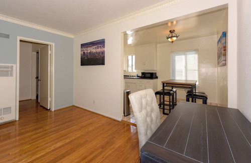 Mar Vista Apartment | Sawtelle 4 - 2-bedroom apartment in Los Angeles