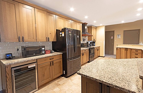 Snowshoe Condo | SC 5801: Spacious Penthouse | Huge Kitchen & Room for Everyone