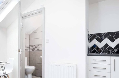 Wolverhampton Apartment | SCA - Peaceful City Studio - VS6