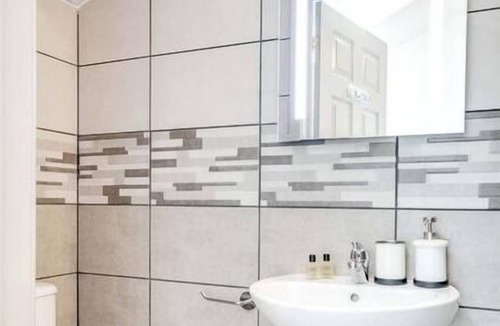 Wolverhampton Apartment | SCA - Peaceful City Studio - VS6